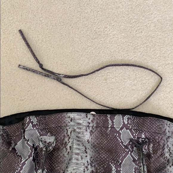 DSW Snakeskin Print Bag - Picture 7 of 8